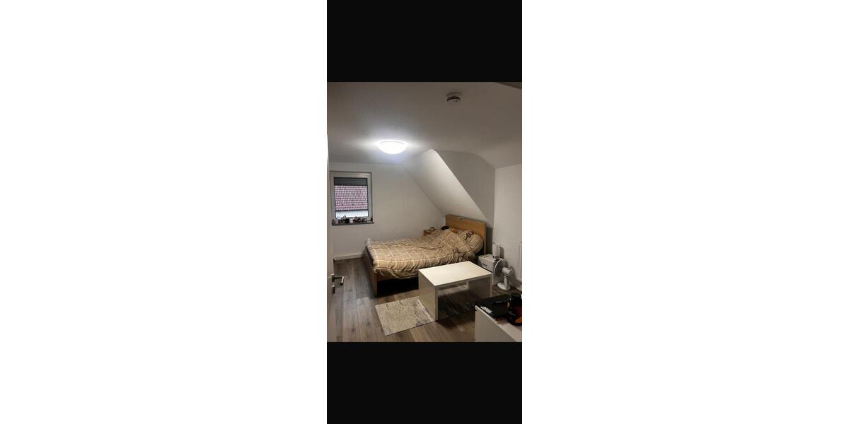 Dachgeschoßwohnung Reutlingen Altenburg - 3 Zimmer, 75 m&sup2;, 1.070&euro; | Angebot:27604891
