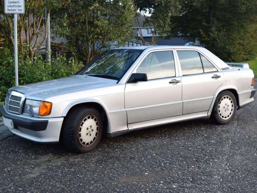 Mercedes-Benz 190 189.000 km 39.000 € Kornwestheim 70806