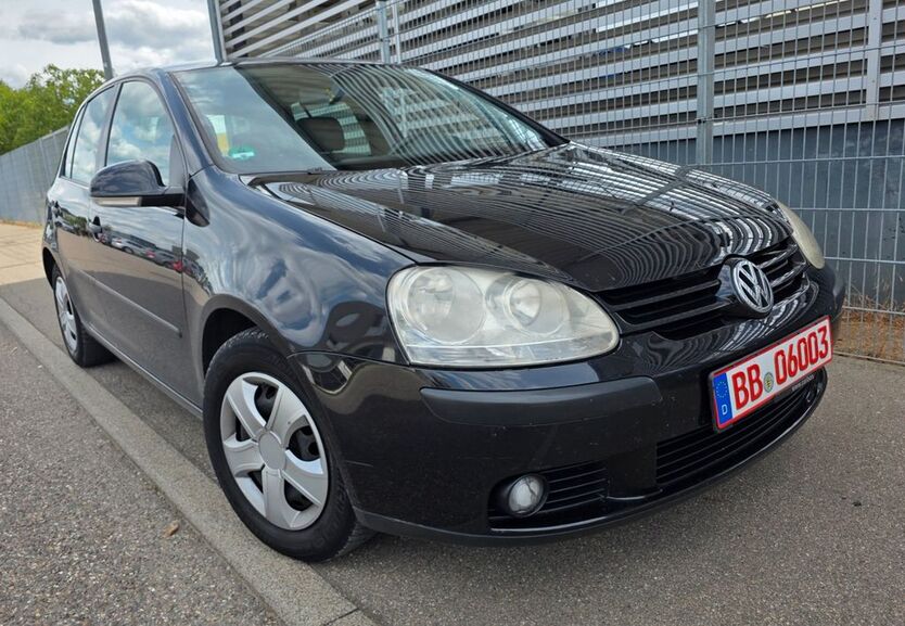 VW Golf 185.000 km 3.300 € Holzgerlingen 71088