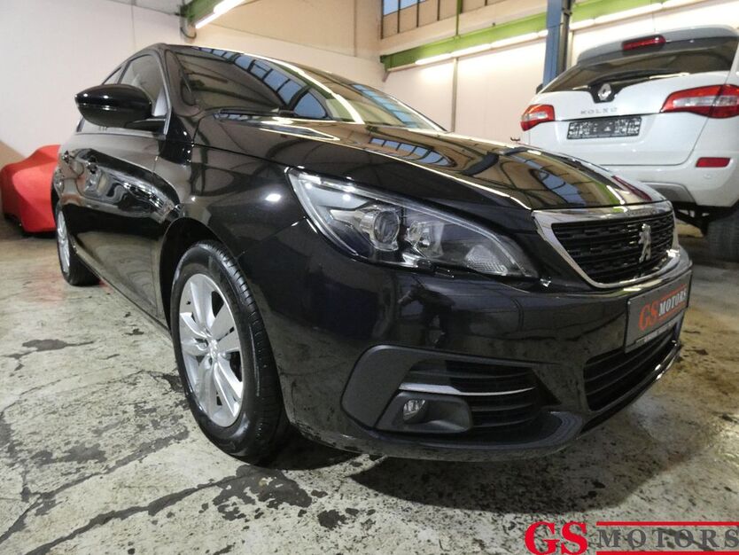 Peugeot 308 45.400 km 14.899 € Metzingen 72555