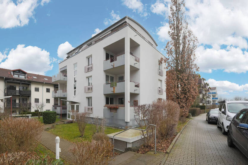 Top-Lage! Sonnige 3-Zimmer-ETW mit tollem Balkon und Garage auf Erbbaugrundstück!