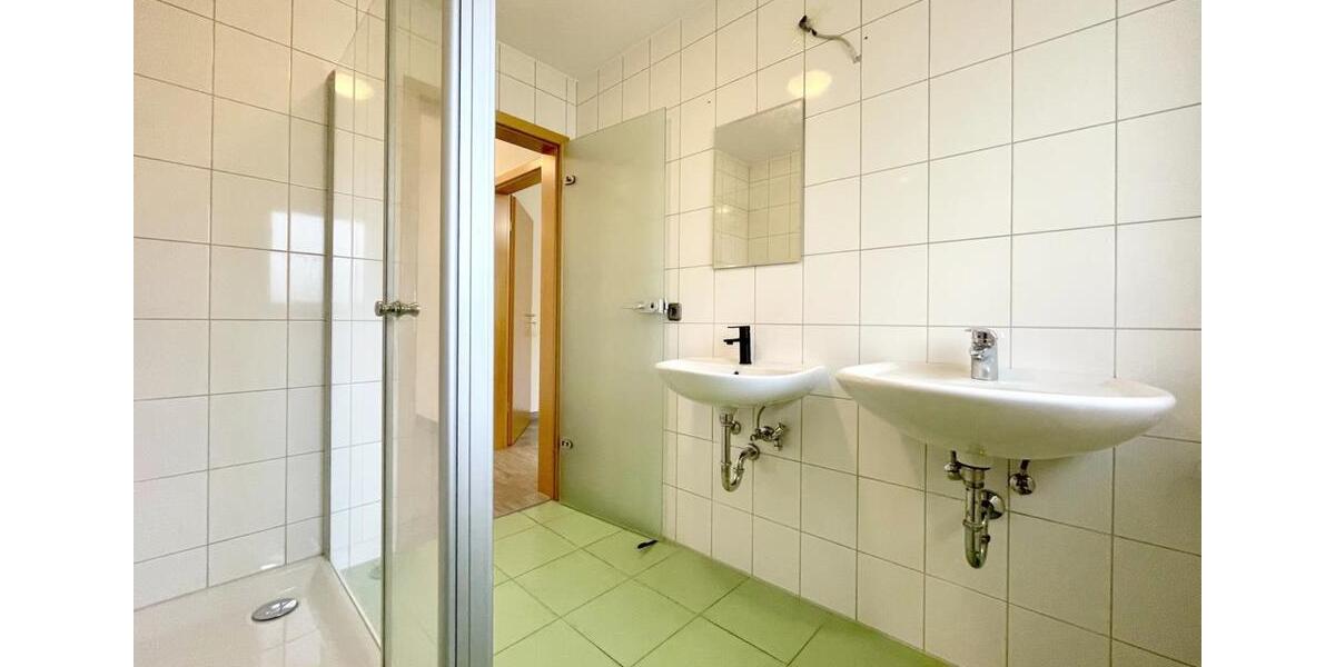 Erdgeschoßwohnung Metzingen - 4 Zimmer, 106 m&sup2;, 1.180&euro; | Angebot:26477082