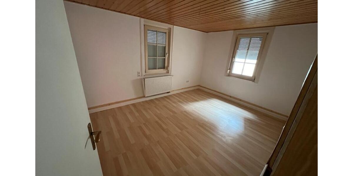 Etagenwohnung Ludwigsburg - 3 Zimmer, 67 m&sup2;, 1.200&euro; | Angebot:26474596