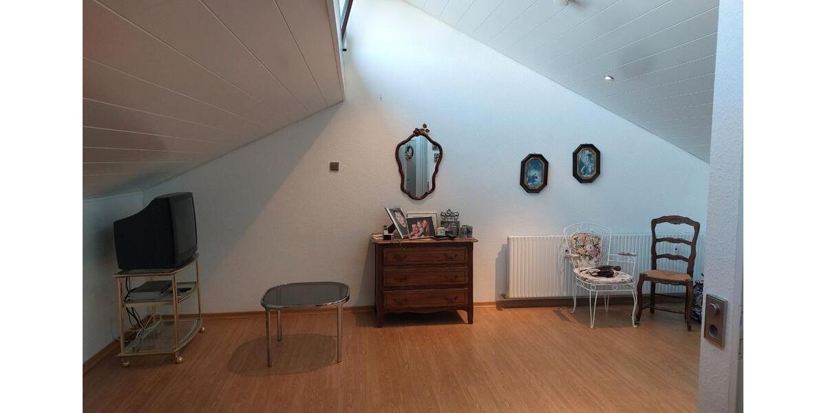 Reihenhaus Leonberg - 6 Zimmer, 156 m&sup2;, 2.000&euro; | Angebot:27617781