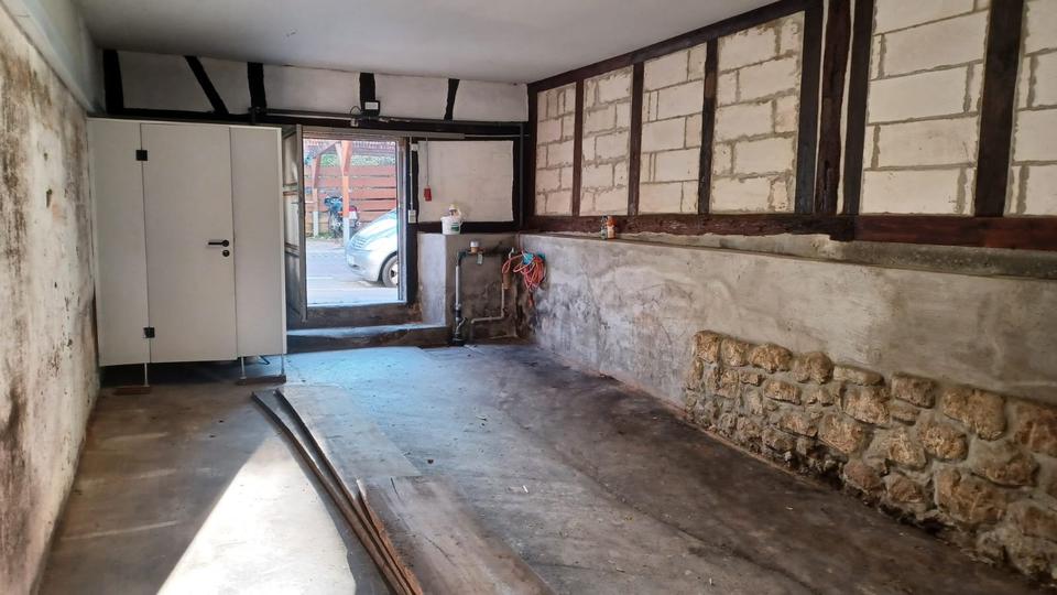 Attraktives Atelier bzw Lager mit Garage im Ludwigsburger Zentrum zimmer
