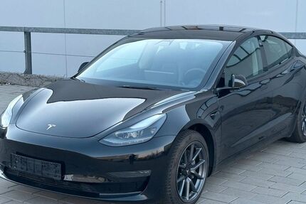 Tesla Model 3 104.500 km 23.700 &euro; Bietigheim-Bissingen 74321