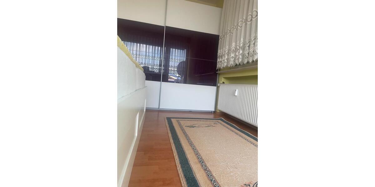 Etagenwohnung Sindelfingen Sindelfingen (Stadt) - 3 Zimmer, 98 m&sup2;, 1.300&euro; | Angebot:26415224