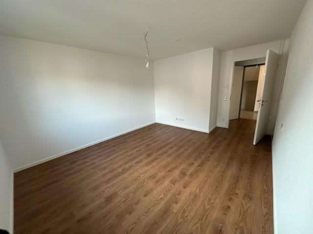 Erdgeschoßwohnung Esslingen am Neckar - 2 Zimmer, 72 m&sup2;, 1.051&euro; | Angebot:26367538