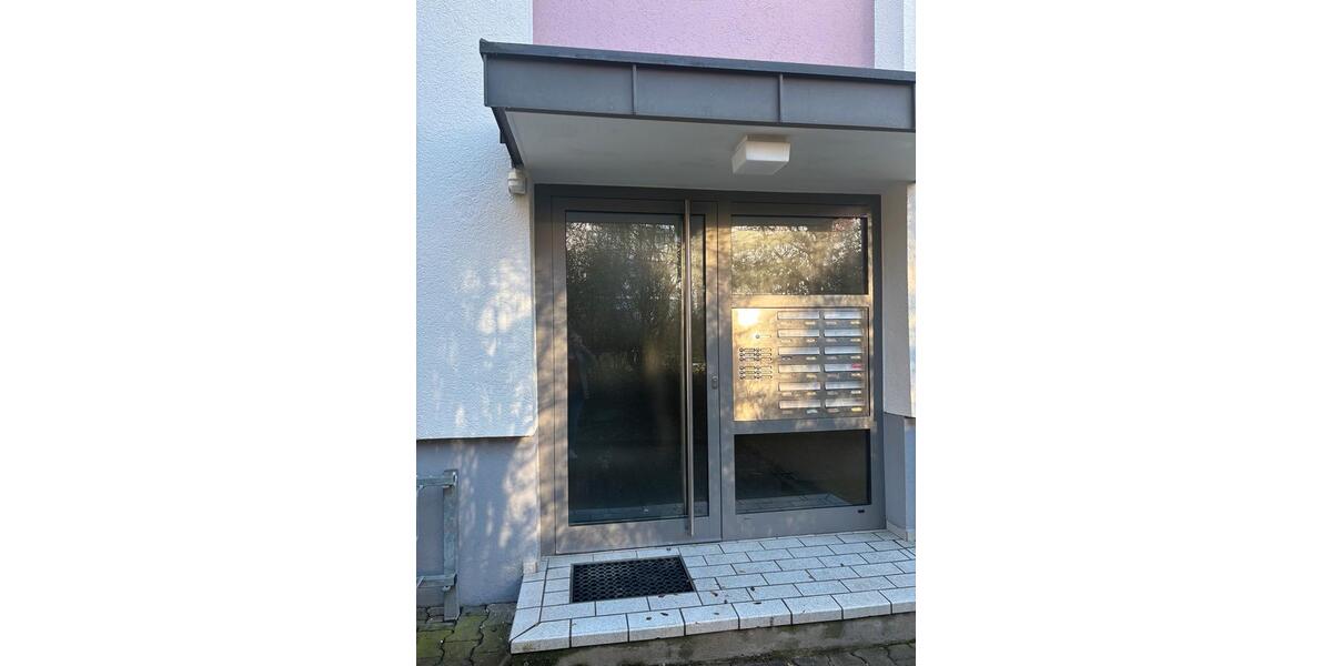 Moderne, Kernsanierte 3 Zi. EG-Wohnung mit Balkon in Sindelfingen 3 zimmer