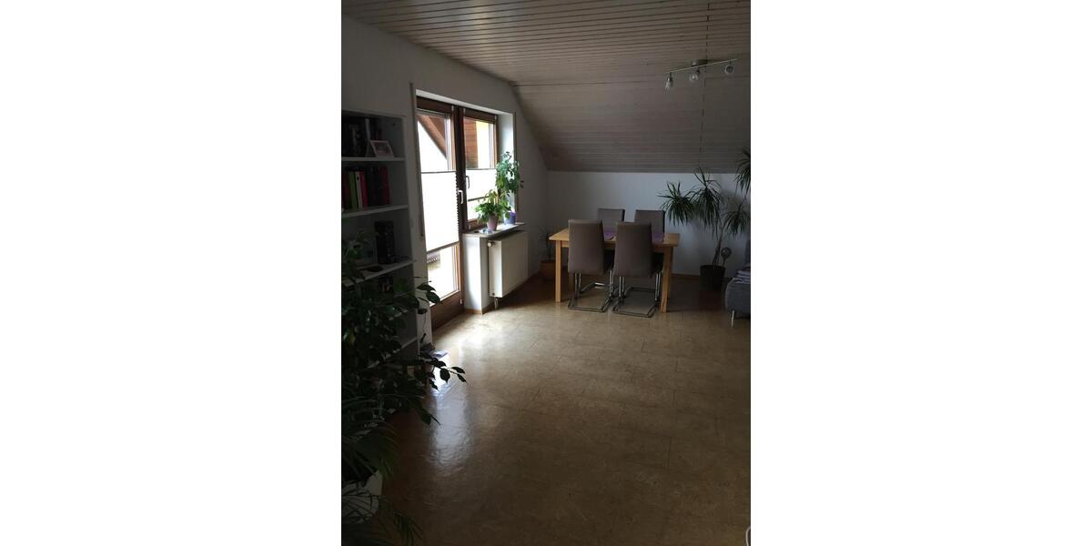 Dachgeschoßwohnung Rottenburg am Neckar - 3 Zimmer, 101 m&sup2;, 1.000&euro; | Angebot:27572669
