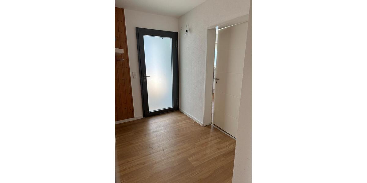 Etagenwohnung Sachsenheim - 5 Zimmer, 94 m&sup2;, 1.070&euro; | Angebot:24598425
