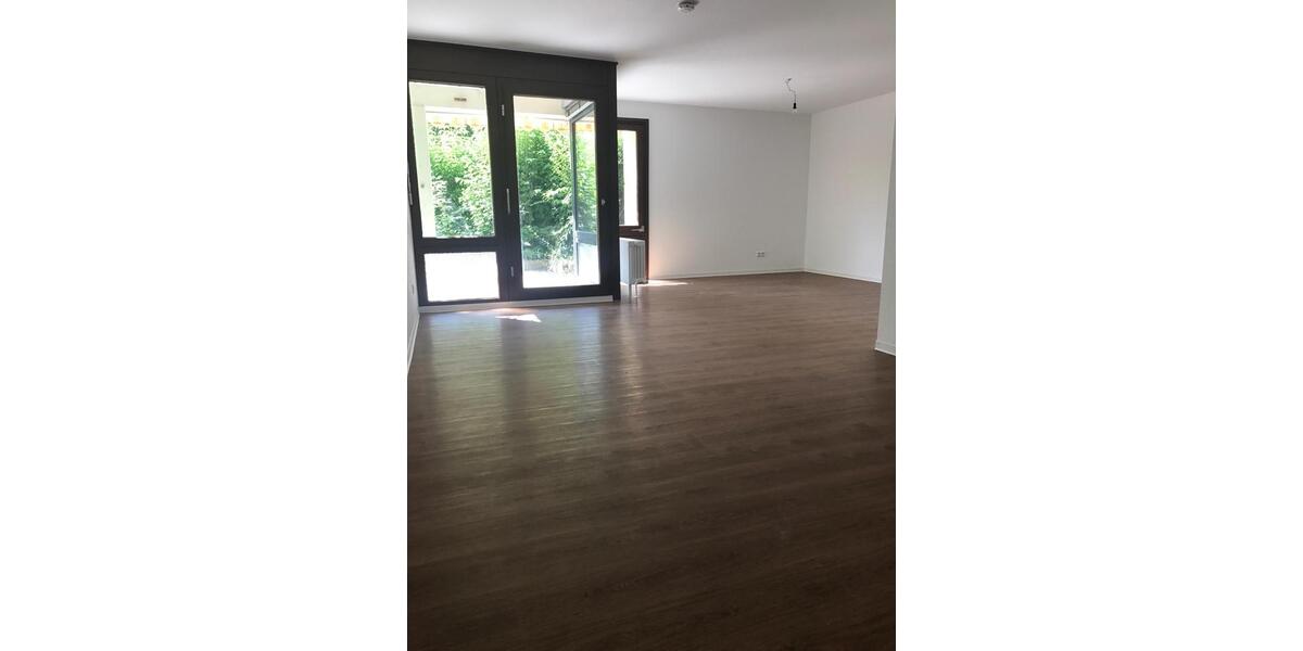 Etagenwohnung Esslingen am Neckar Pliensauvorstadt - 3 Zimmer, 83 m&sup2;, 938&euro; | Angebot:26425483