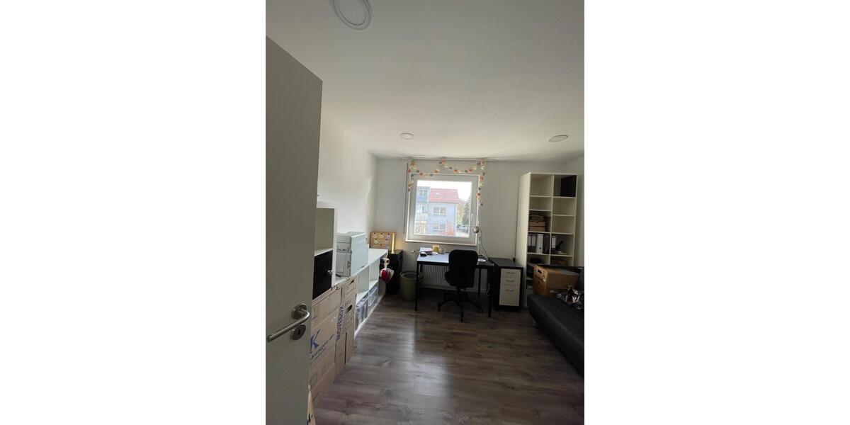 Etagenwohnung Sindelfingen Sindelfingen (Stadt) - 4 Zimmer, 106 m&sup2;, 1.600&euro; | Angebot:26045329