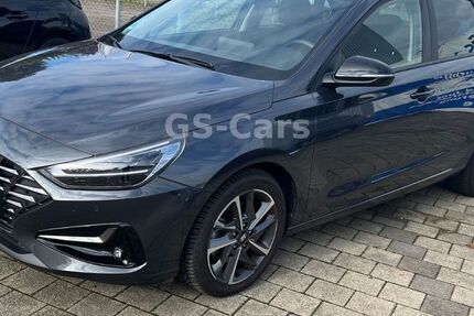 Hyundai i30 44.679 km 15.600 € Esslingen 73730