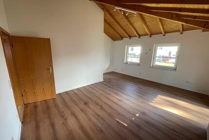 schöne 2 ZKB Wohnung mit Garten