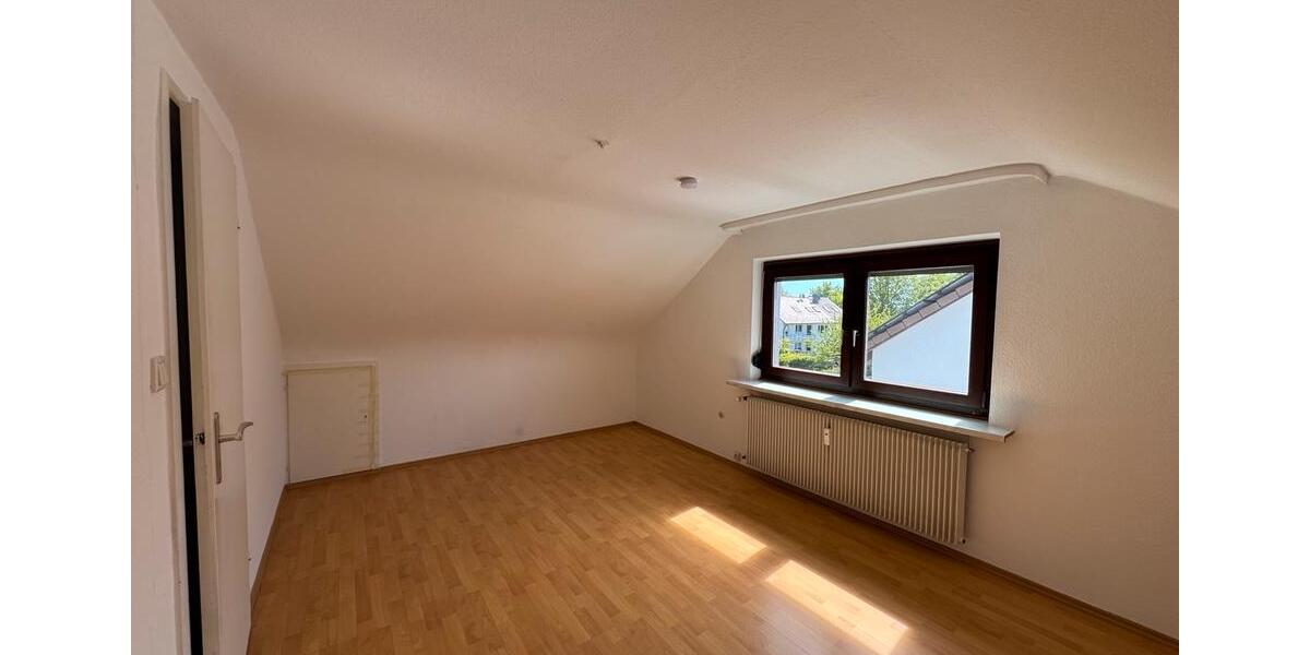 Dachgeschoßwohnung Leinfelden-Echterdingen Echterdingen - 2 Zimmer, 54 m&sup2;, 700&euro; | Angebot:26615046