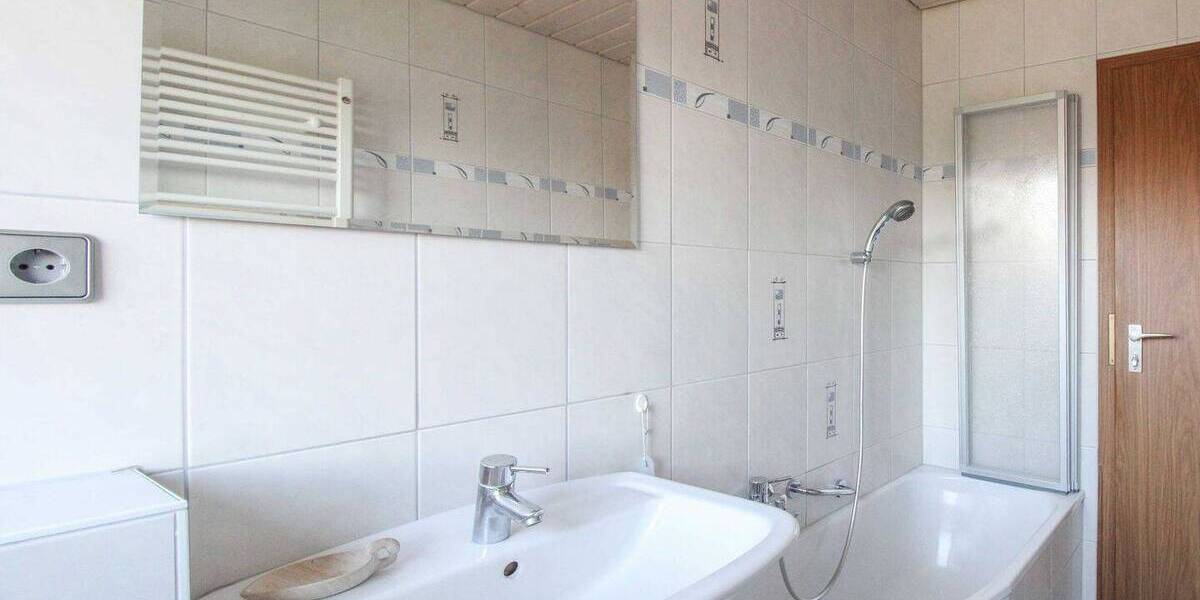 Reihenendhaus Stuttgart Rot - 6 Zimmer, 131 m&sup2;, 398.000&euro; | Angebot:26799937