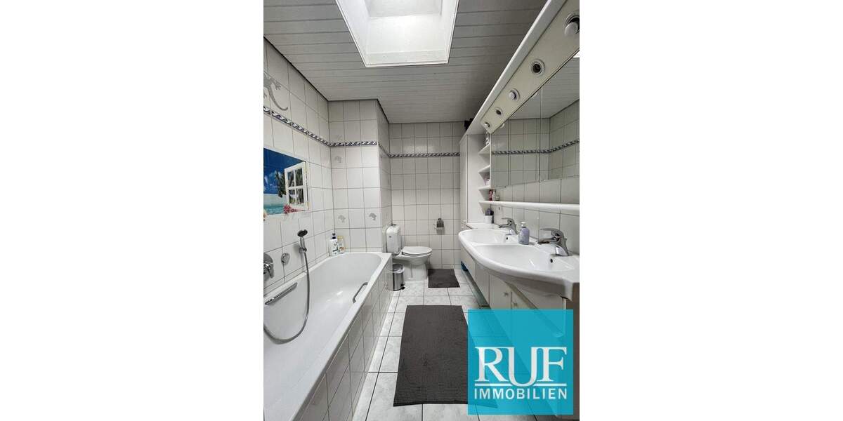 Reihenmittelhaus Pforzheim Innenstadt - 4 Zimmer, 110 m&sup2;, 380.000&euro; | Angebot:24915956