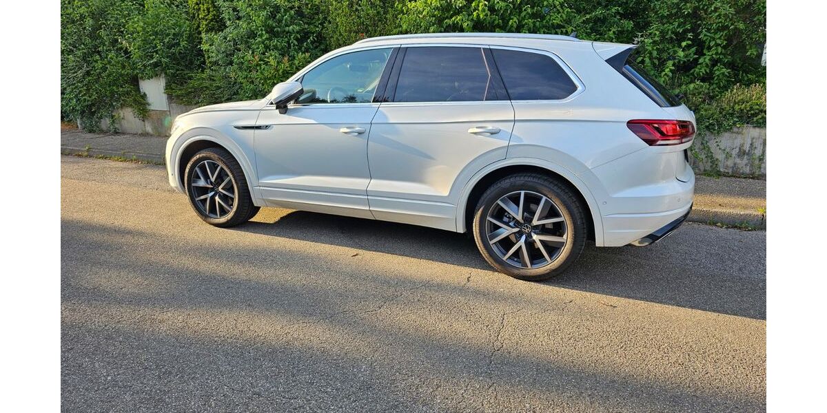 VW Touareg 52.300 km 51.300 &euro; Stuttgart 70176