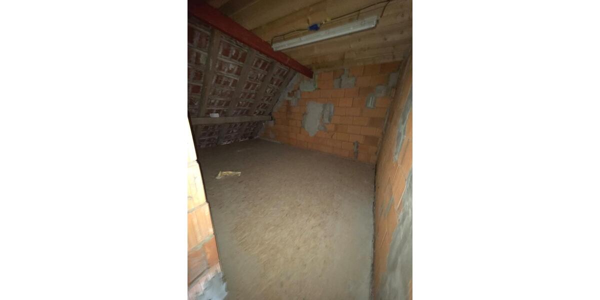 Reihenhaus Deckenpfronn - 7 Zimmer, 210 m&sup2;, 175.000&euro; | Angebot:25650202