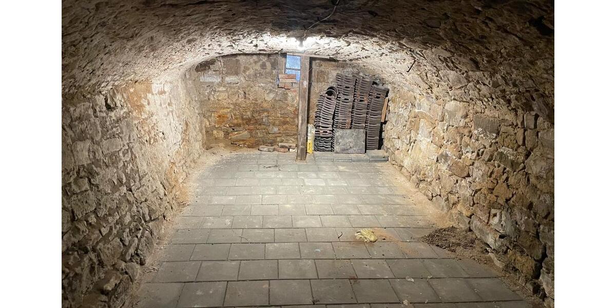 Von privat: 1 12 Zimmerwohnung in historischem Haus in Esslingen 2 zimmer