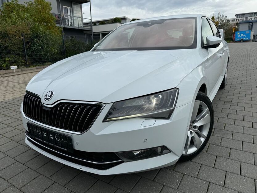 Skoda Superb 96.000 km 16.700 € Holzgerlingen 71088