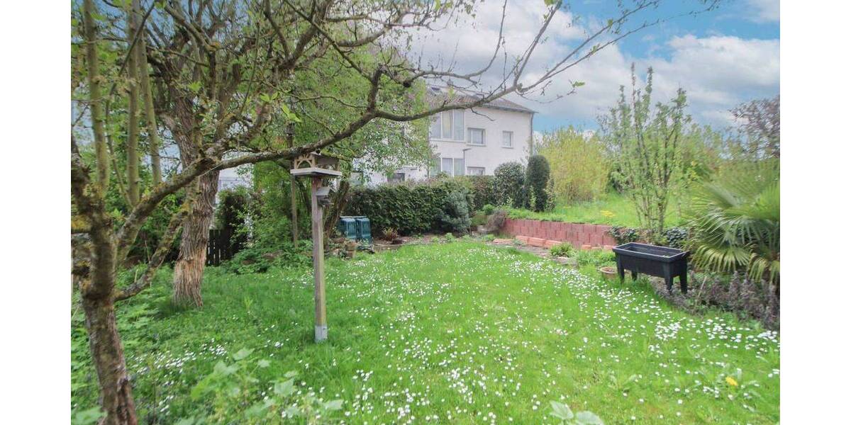 Reihenmittelhaus Stuttgart Steckfeld - 9 Zimmer, 208 m&sup2;, 765.000&euro; | Angebot:26673990