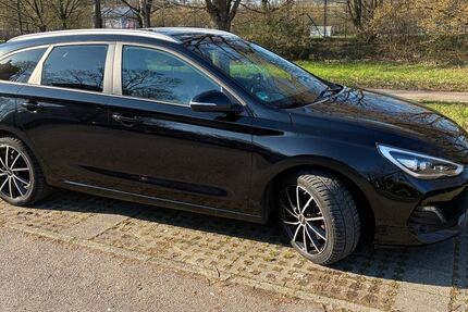 Hyundai i30 87.000 km 15.400 &euro; Stuttgart 70469