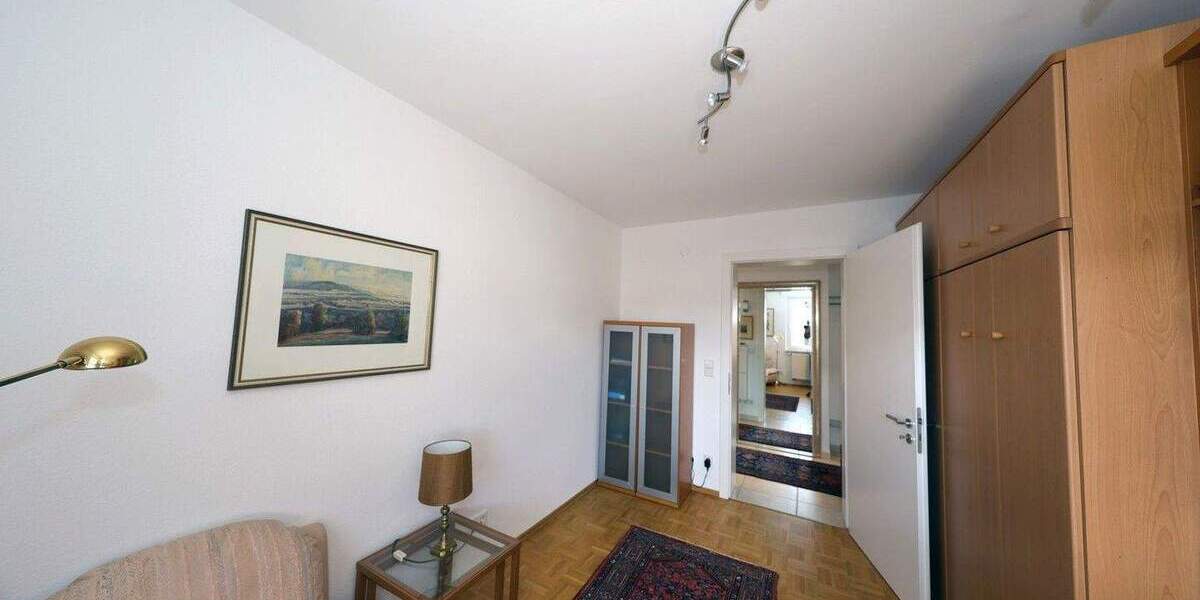 Etagenwohnung Leinfelden-Echterdingen Leinfelden - 4 Zimmer, 110 m&sup2;, 2.000&euro; | Angebot:24684199