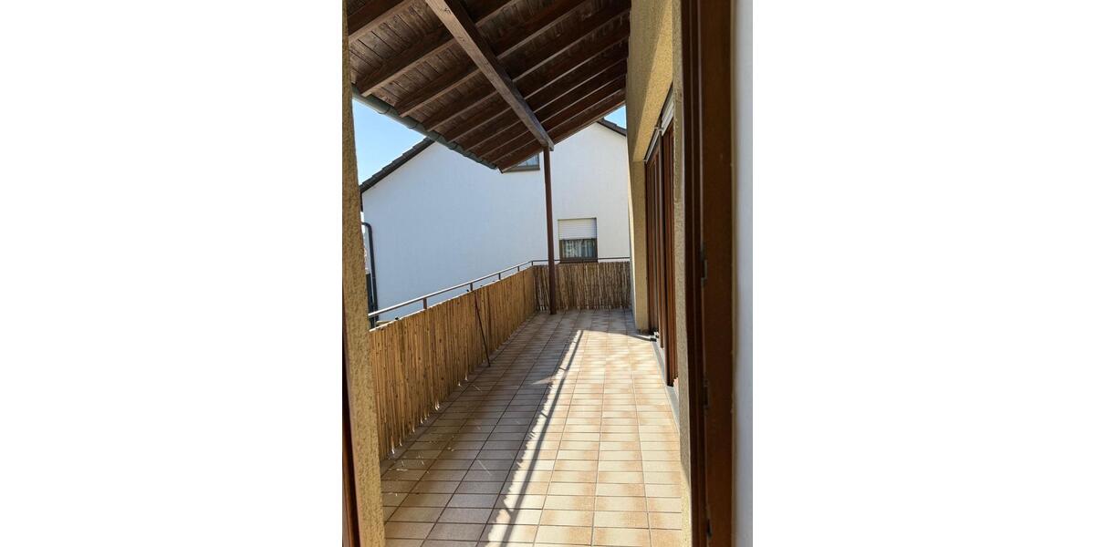 Etagenwohnung Pforzheim Dillweißenstein - 3.5 Zimmer, 100 m&sup2;, 1.200&euro; | Angebot:25995937