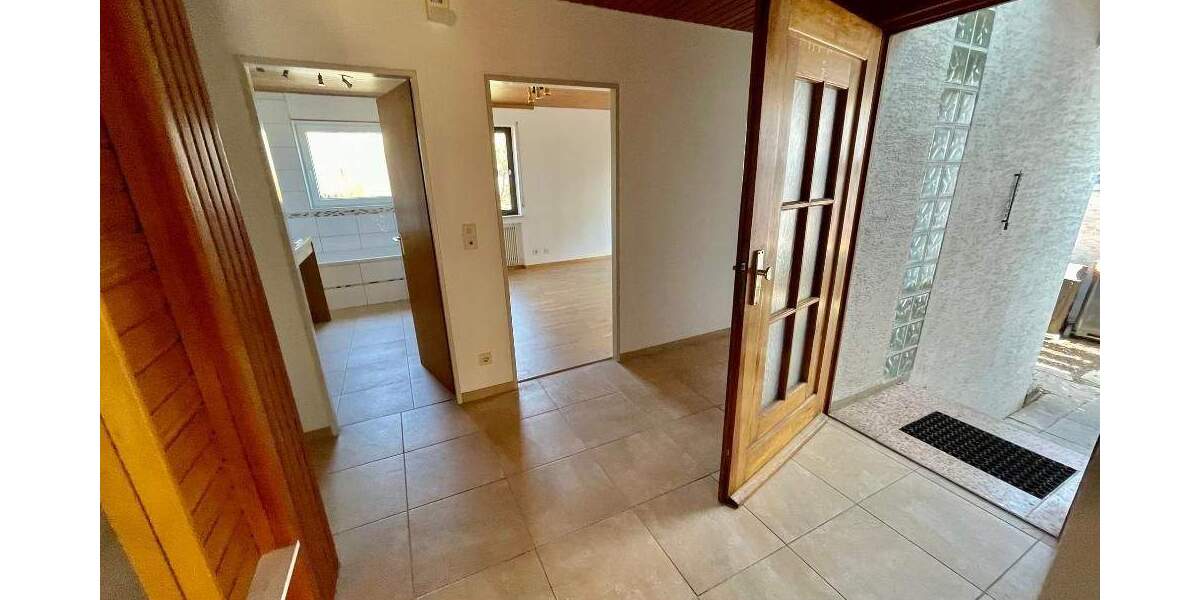 Doppelhaushälfte Renningen - 7 Zimmer, 155 m&sup2;, 2.200&euro; | Angebot:25898274