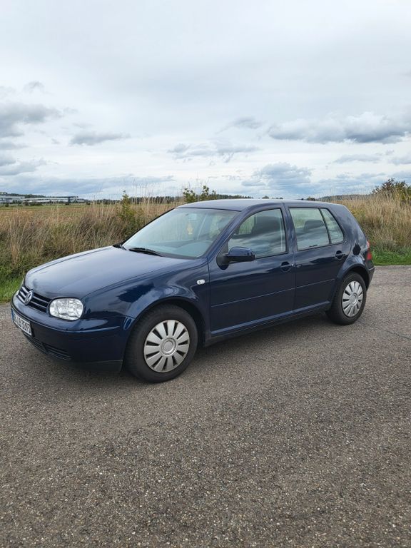 VW Golf 109.000 km 1.800 € Weil der Stadt 71263