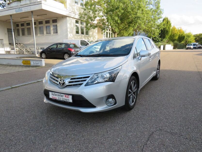 Toyota Avensis 189.000 km 6.950 € Fellbach 70736