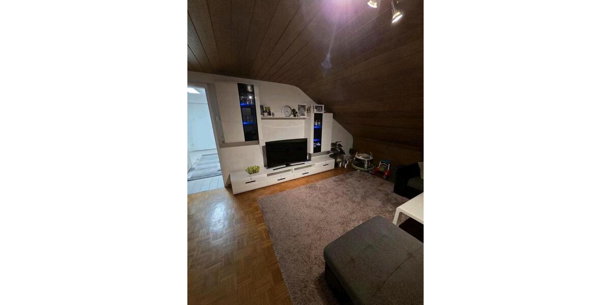 Dachgeschoßwohnung Esslingen am Neckar Pliensauvorstadt - 3 Zimmer, 57 m&sup2;, 1.070&euro; | Angebot:25844592