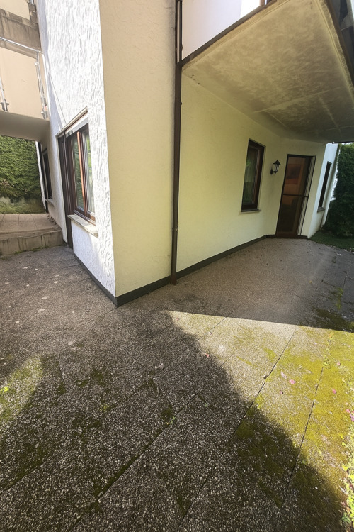Gepflegte 2,5-Zimmerwohnung mit EBK, Balkon, großer Terrasse und Garten in bevorzugter Lage
