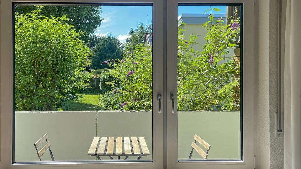 Möblierte 3 Zimmer Wohnung mit Balkon und Tiefgaragen-Stellplatz zimmer