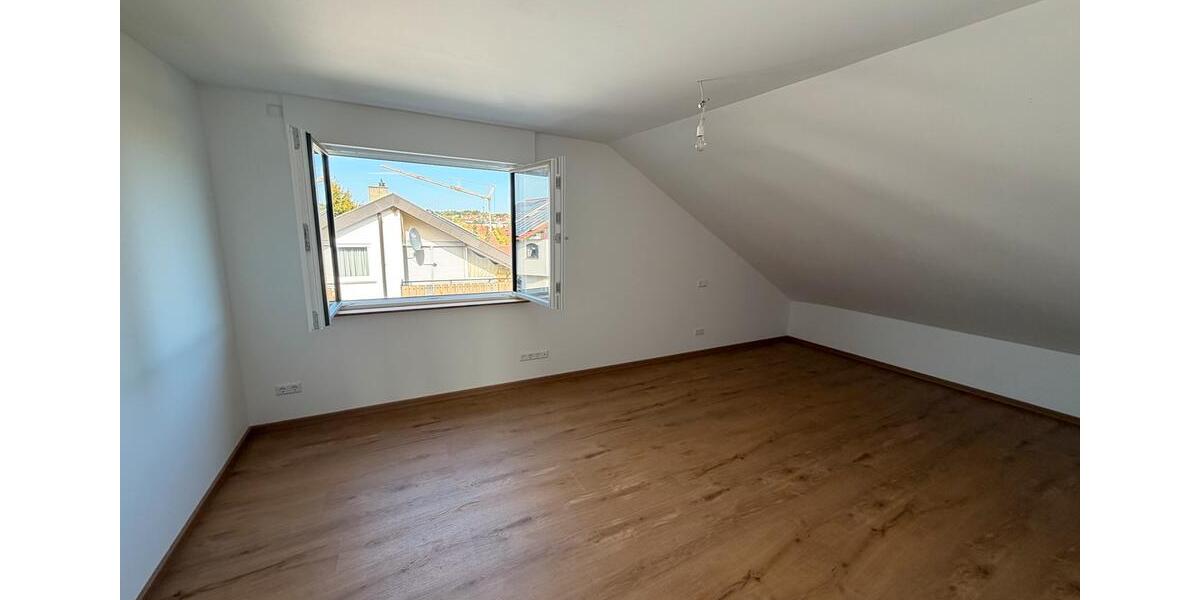 Dachgeschoßwohnung Dußlingen - 2.5 Zimmer, 80 m&sup2;, 1.000&euro; | Angebot:27592938