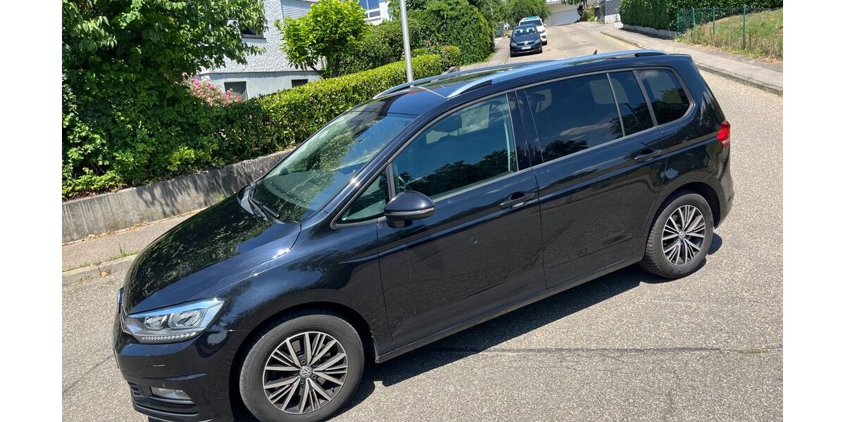 VW Touran 218.000 km 9.900 &euro; Ludwigsburg 71642