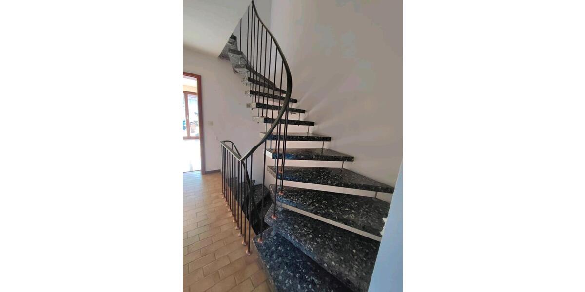 Doppelhaushälfte Leonberg - 6 Zimmer, 146 m&sup2;, 500.000&euro; | Angebot:26926171