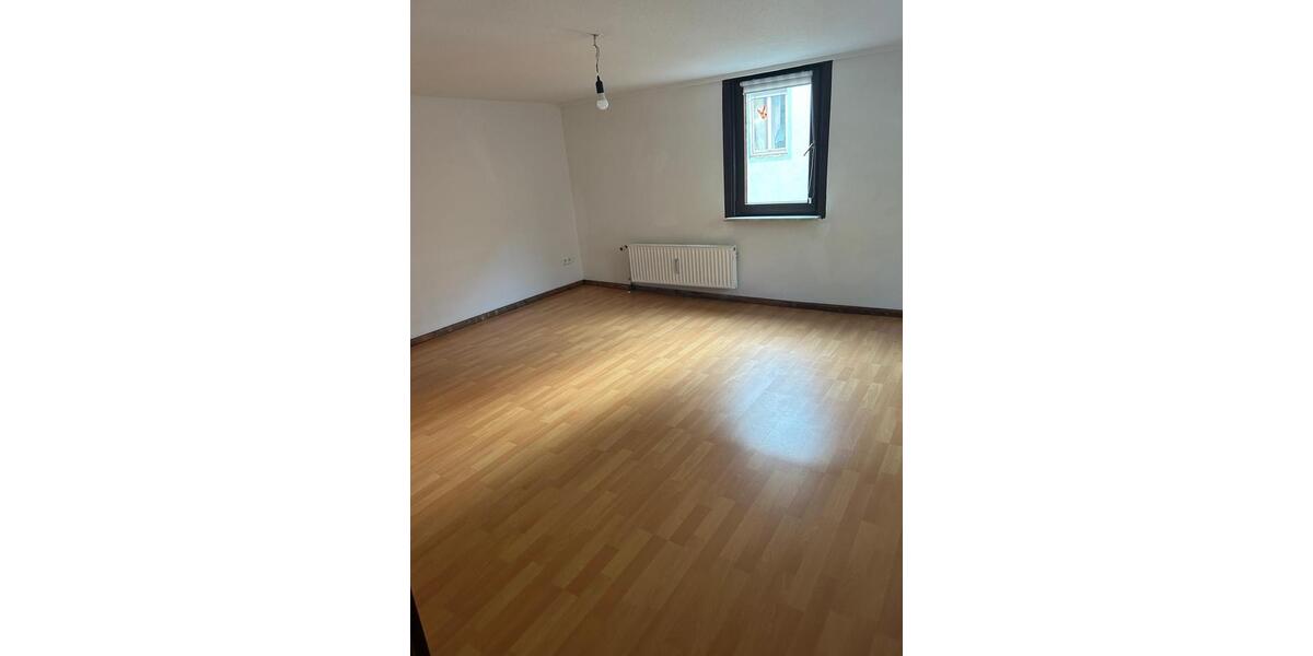 Etagenwohnung Calw - 5 Zimmer, 150 m&sup2;, 140.000&euro; | Angebot:26619153