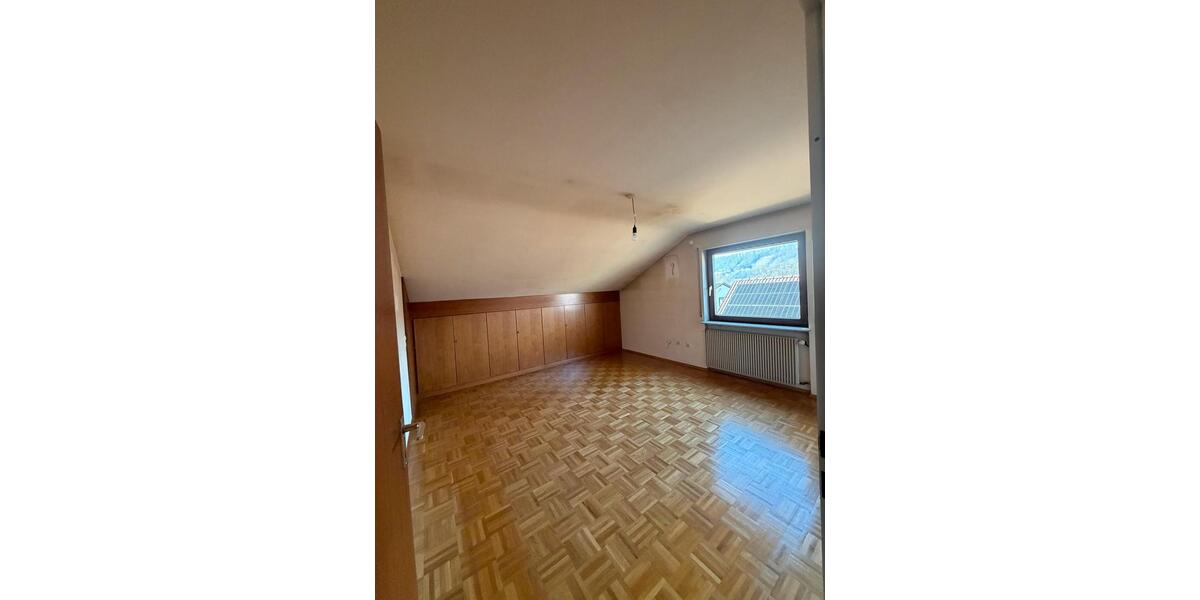 Einfamilienhaus Niefern-Öschelbronn Öschelbronn - 6 Zimmer, 133 m&sup2;, 2.400&euro; | Angebot:24628633