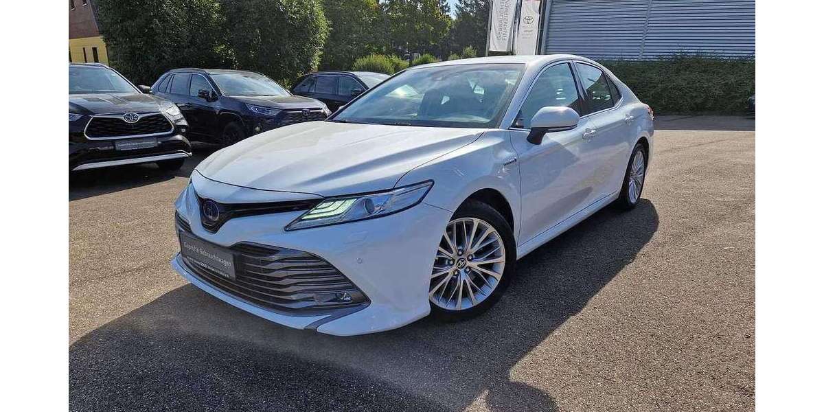 Toyota Camry 53.562 km 32.990 &euro; Nürtingen 72622