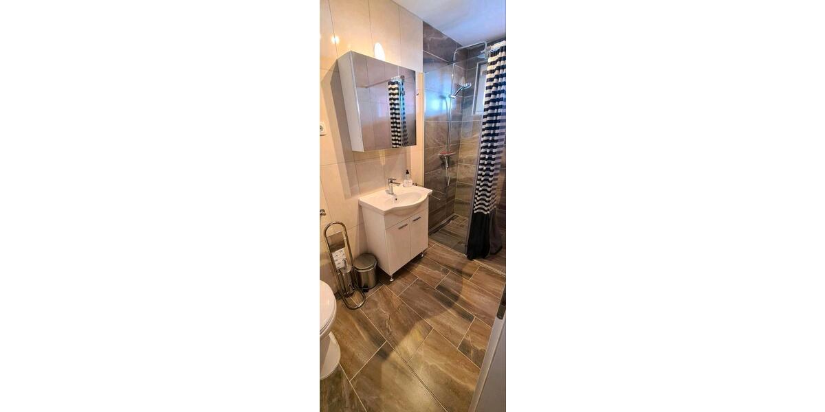 Einfamilienhaus Althengstett - 7 Zimmer, 220 m&sup2;, 420.000&euro; | Angebot:26835611