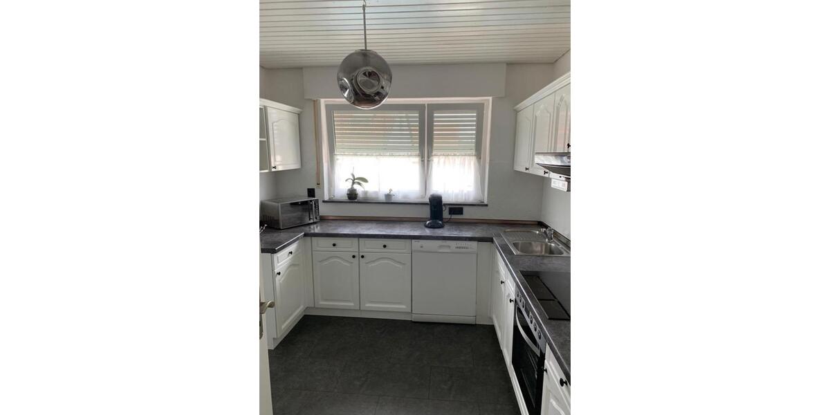 Etagenwohnung Reutlingen Altenburg - 4 Zimmer, 100 m&sup2;, 1.200&euro; | Angebot:25713650