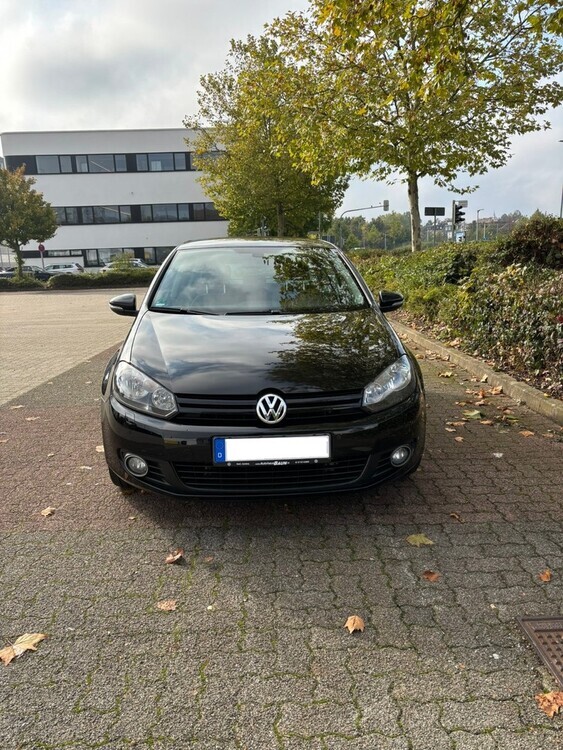 VW Golf 101.937 km 7.500 € Leinfelden-Echterdingen 70771
