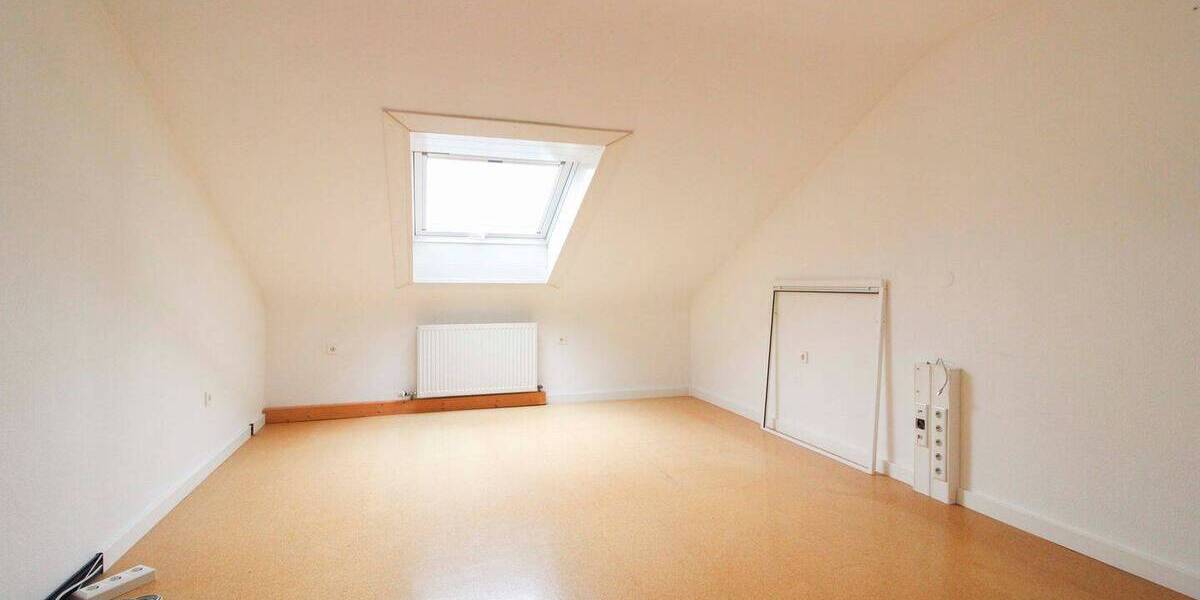 Reihenmittelhaus Stuttgart Steckfeld - 9 Zimmer, 208 m&sup2;, 765.000&euro; | Angebot:26673990