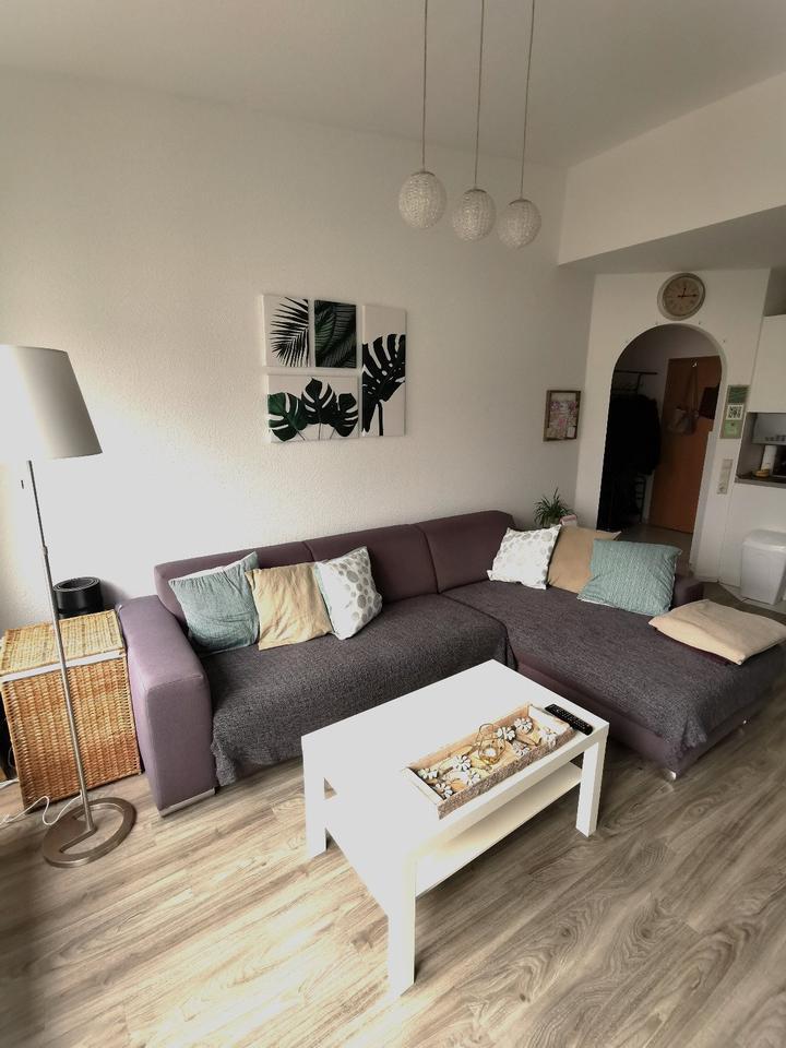 Stilvolle und moderne 2-Raum-DG-Wohnung mit EBK in Freiberg am