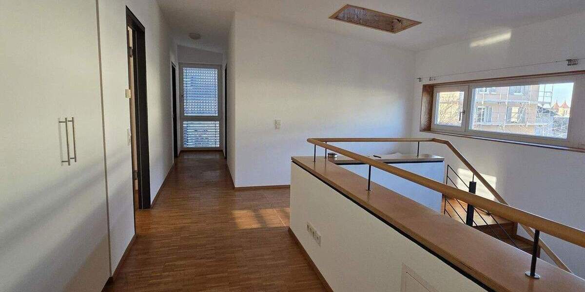 Einfamilienhaus Reutlingen Ringelbach - 7 Zimmer, 200 m&sup2;, 2.500&euro; | Angebot:24622227