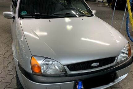 Ford Fiesta 88.000 km 1.700 &euro; Waiblingen 71334