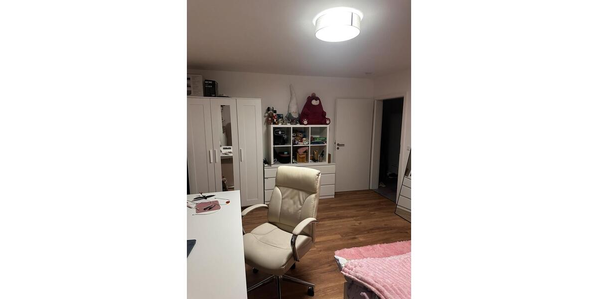 Erdgeschoßwohnung Esslingen am Neckar Pliensauvorstadt - 17 Zimmer, 67 m&sup2;, 480&euro; | Angebot:27600614